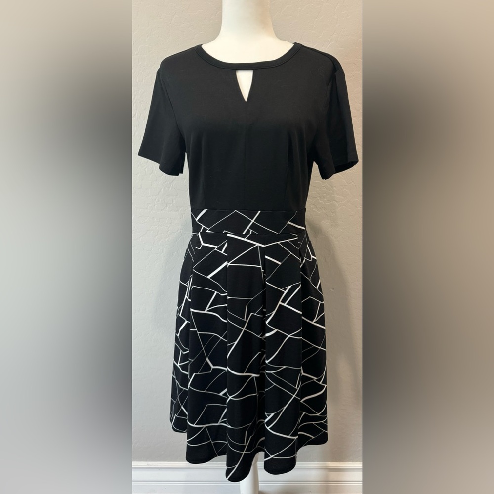 Yathon Dress